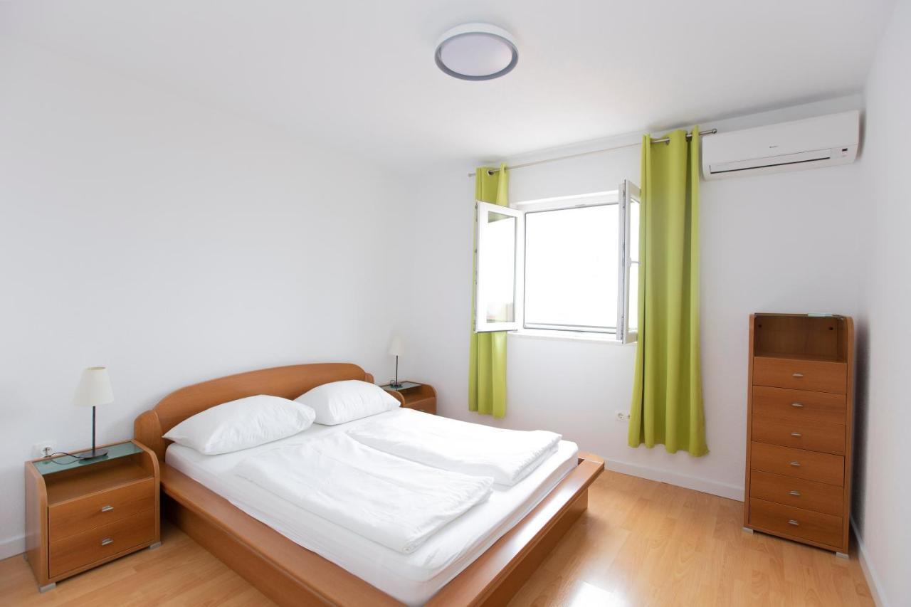 Seaview Apartment *